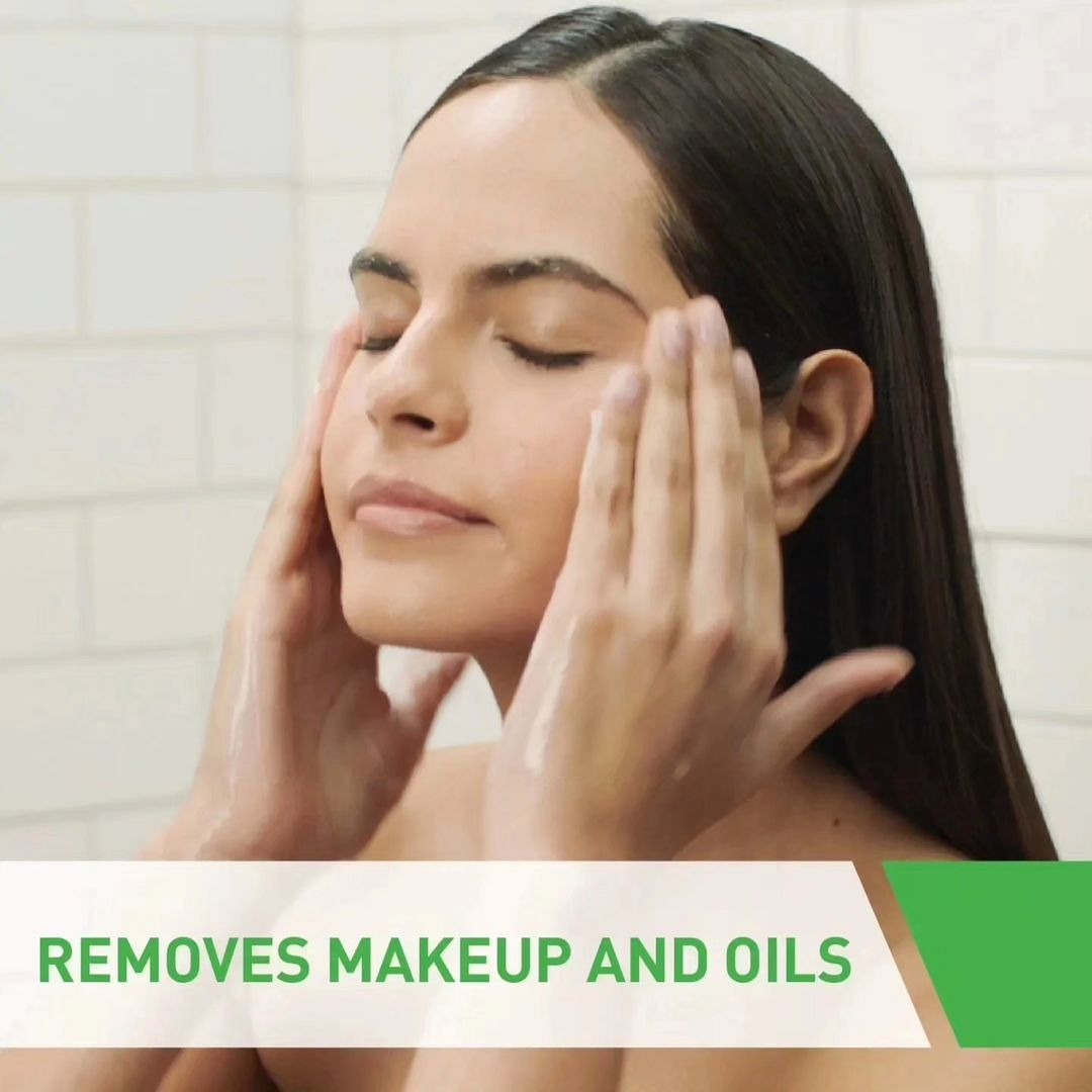 CeraVe Hydrating Cleanser with Hyaluronic Acid & Ceramides – Moisturizing Face Wash for Normal to Dry Skin (236ml).